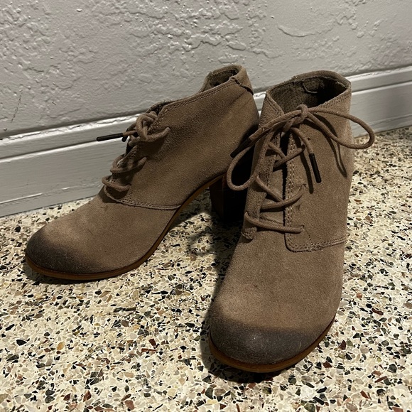 TOMS Suede Booties Size 7.5 - Picture 3 of 4